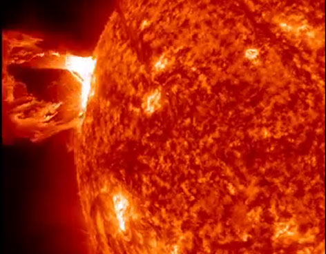 Visiones Mensuales de Agosto 2012: Caos de Erupciones Solares y Pesadez